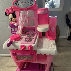 Minnie Kitchen