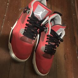 Jordan 4 Toro Bravo 