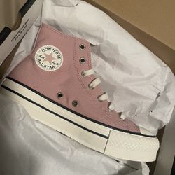 Converse.Big Kids Size 4Y. New In Box. Never Used. Too Small For My Child. 