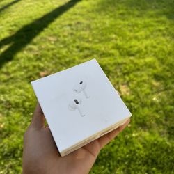 Airpods Pro (2nd Generation) with charging case 