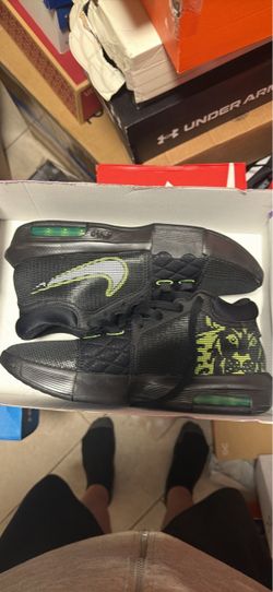 Nike Lebron Witness Low-Top Sneakers Black and Neon Green