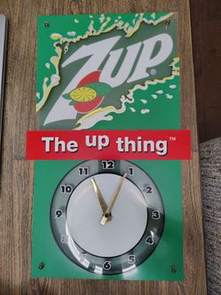 Retro 7up Wall Clock (working)