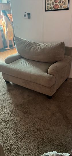FREE LOVESEAT SOFA COUCH