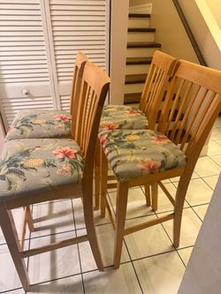 Set of 4 Wood Bar Stools with Tropical Cushions 29” height