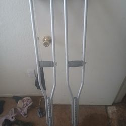 Crutches 