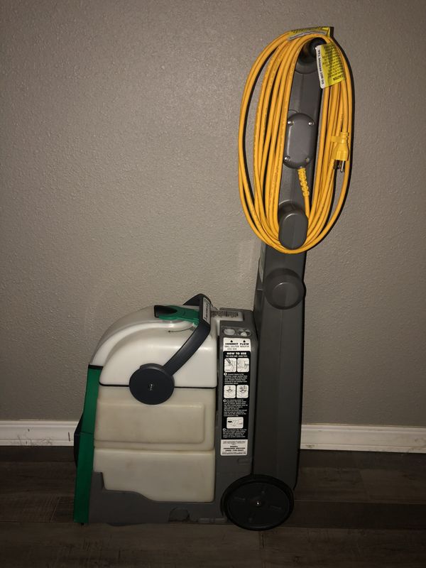 Bissell Big Green Professional Carpet Cleaner for Sale in Puyallup, WA