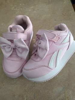 Girls' shoes, size 9