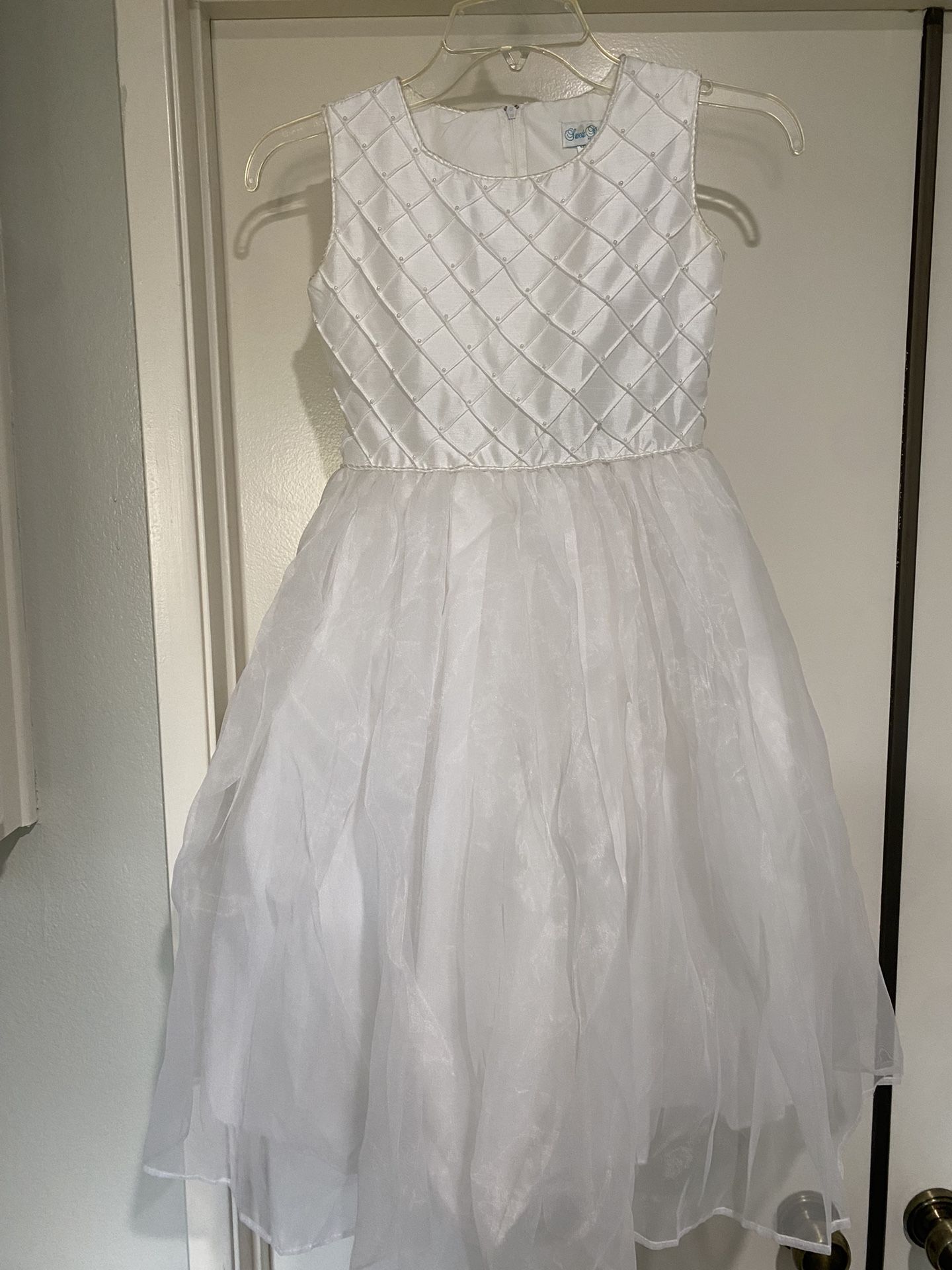 Girls Size 7 white fancy dress
