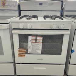 Amana 30” Range  / Scratch And Dent