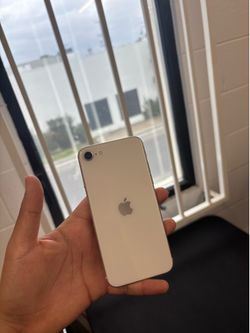 📱 Apple iPhone SE (2nd Generation) – Unlocked