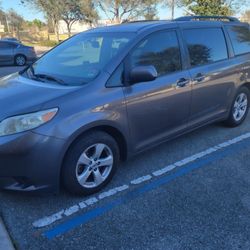 2014 Toyota Sienna