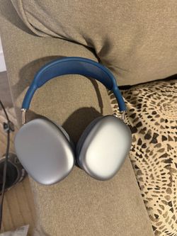 Apple AirPods Max Headphones – Sky Blue
