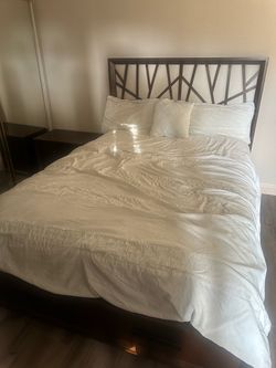 Queen Bed Set