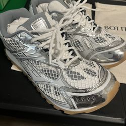 Bottega Venita Orbits Size 44