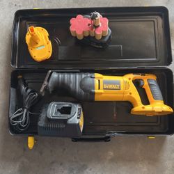 Dewalt Reciprocating Saw18v With Rebuild Battery Charger And Case