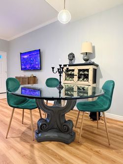 Dining table and 4 chairs