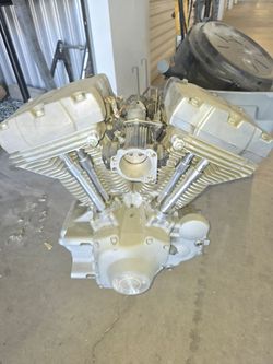 2006 Harley Davidson 88 ci motor and Trans clear title 30,000 miles