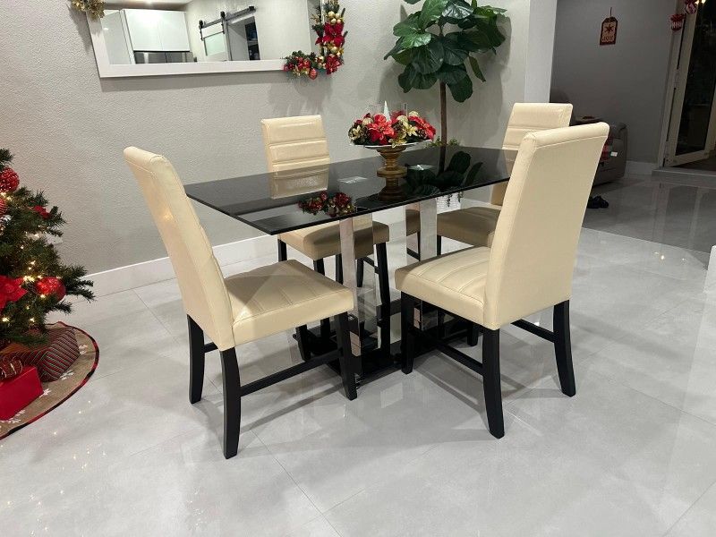 Dinner Table With 4 Chairs 