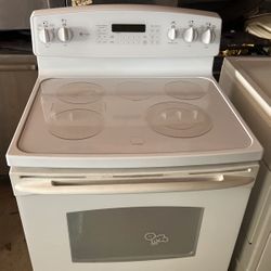 Electric Stove, Ge Profile Ceramic Tub Very Good Condition