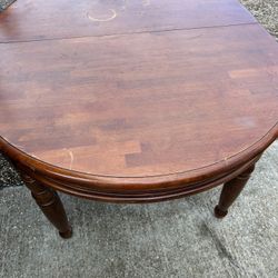 Dining Table. (6) Chairs 