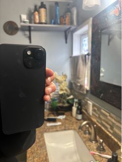 iPhone 15 black