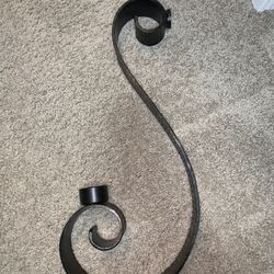 Scroll metal Hanging Wall Decor Mount