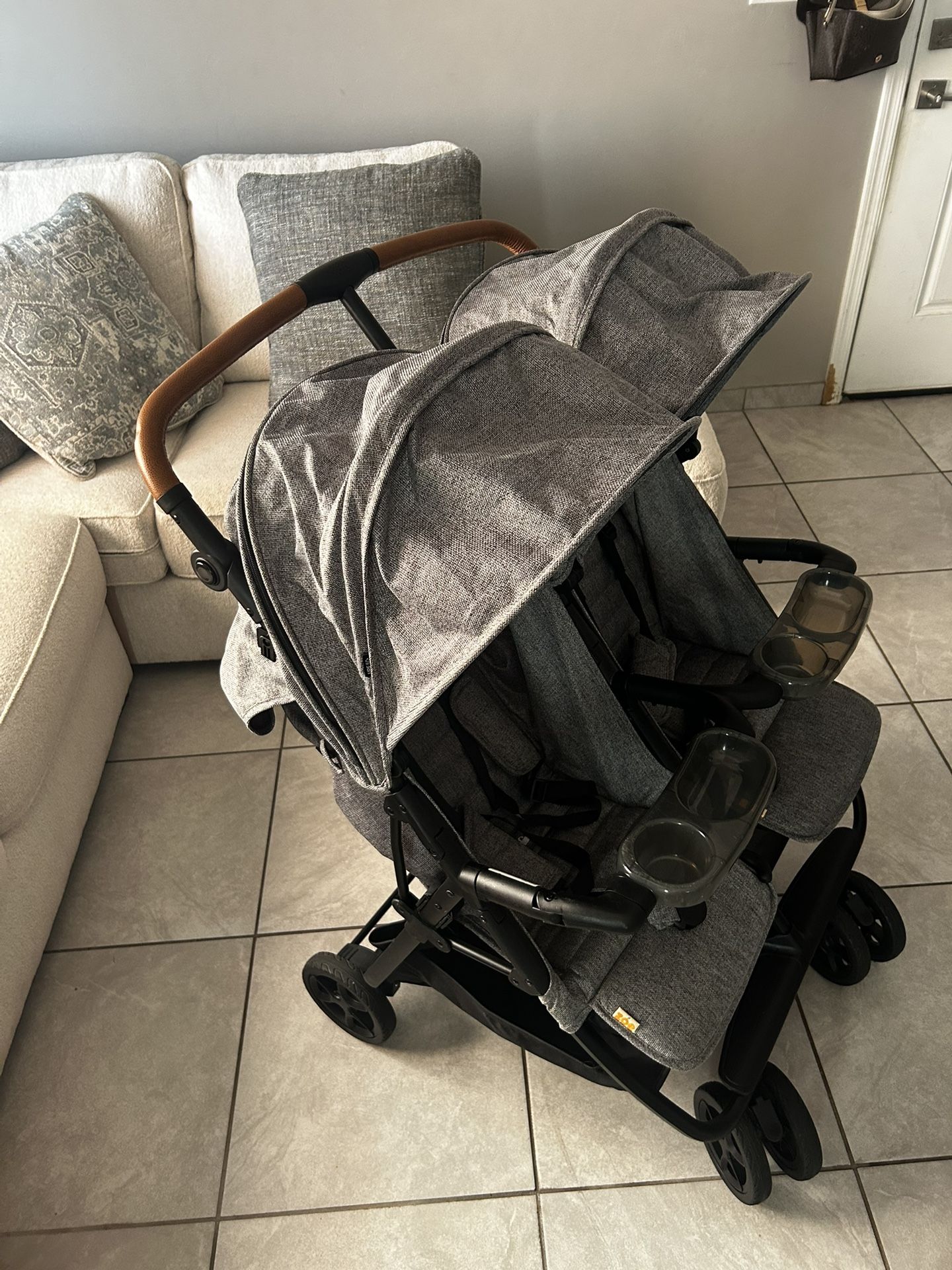 Zoe Twinᵛ² Double Stroller – Excellent Condition ($400)