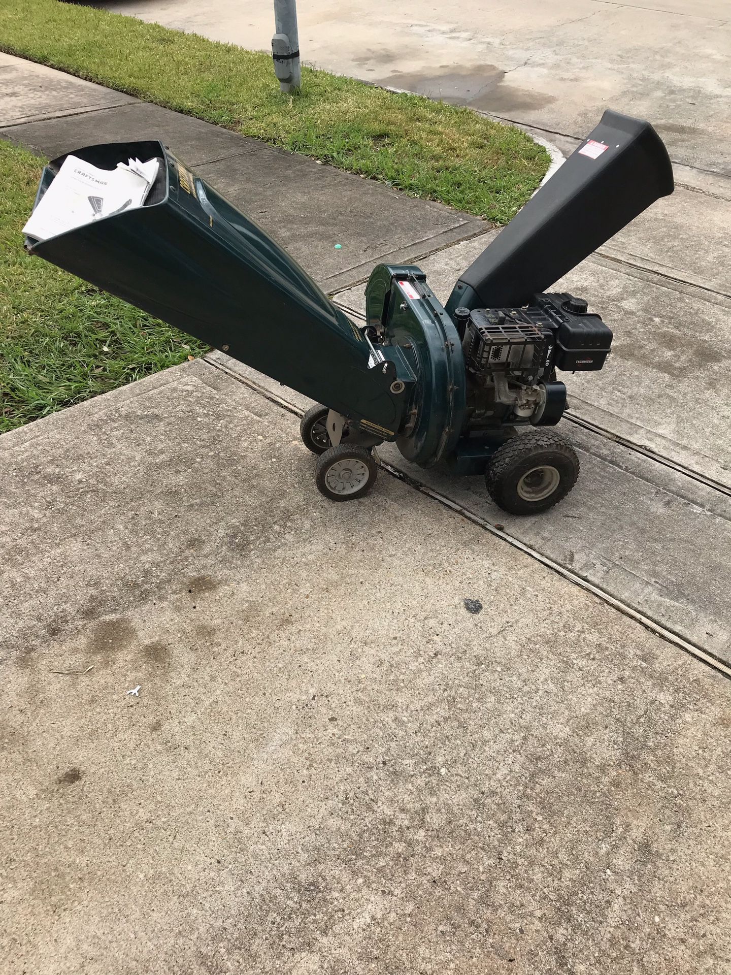 Craftsman 8.5 HP Chipper Shredder Model 247 for Sale in Houston, TX
