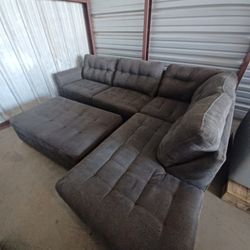 🛋️ Used Sectional Couch – Great Condition!