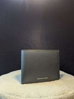Michael Kors Wallet / Originally $118