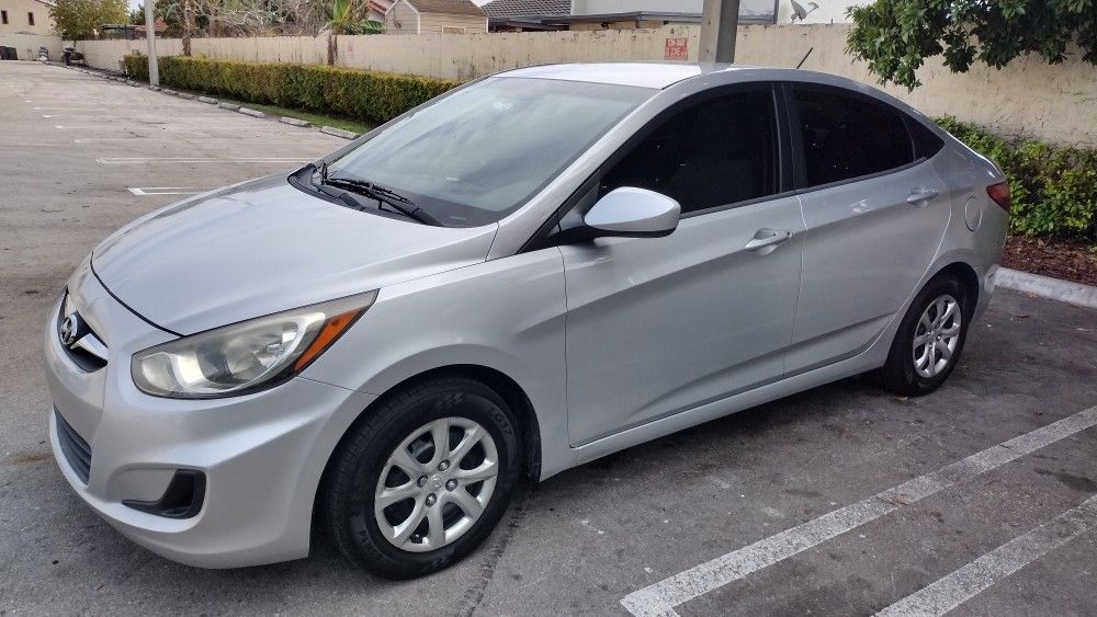 2012 Hyundai Accent