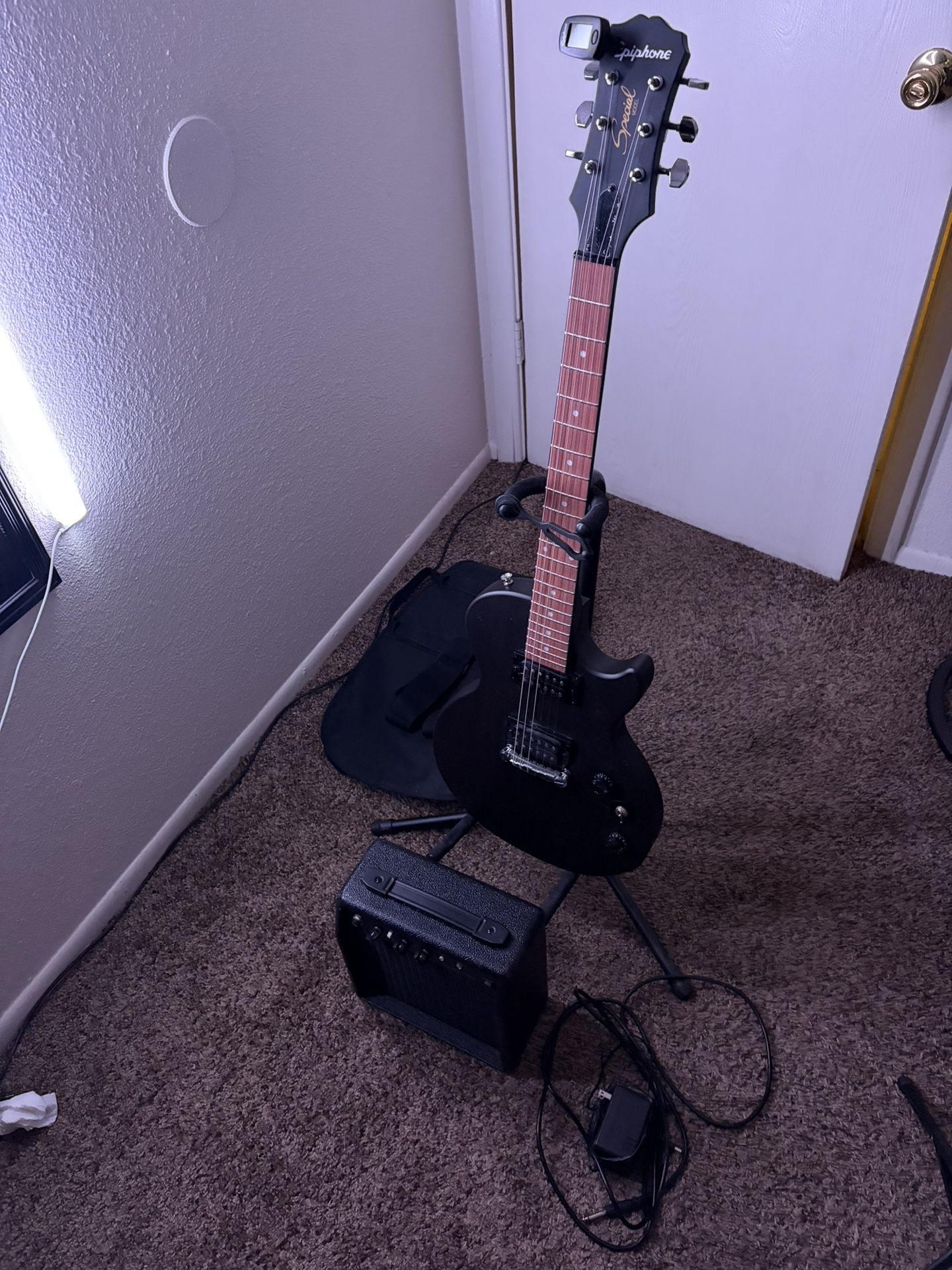 Electric Guitar (Full Beginners Set)