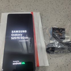  Samsung Galaxy S20 FE  5G 6.5" 128GB unlocked smartphone 
