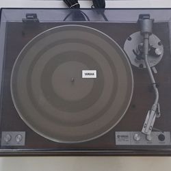 Yamaha YP-B4 Turntable