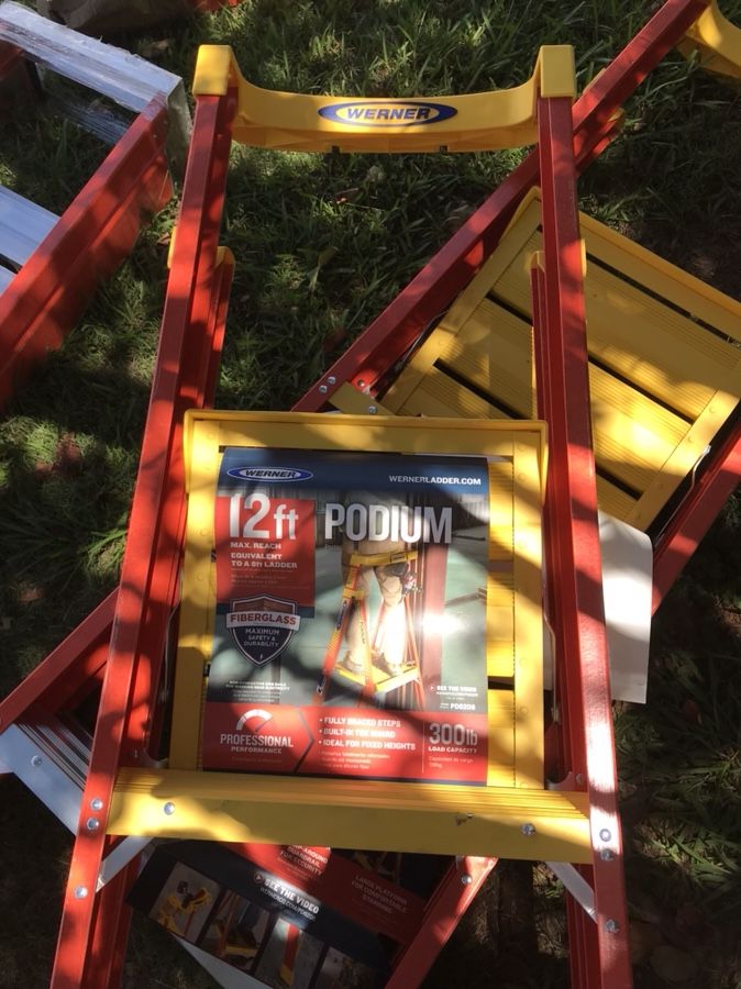 12 ft podium Warner