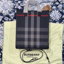 Men’s or Women’s Burberry Navy/Grey Checkered Tote/Messenger Bag! Brand NewW bag