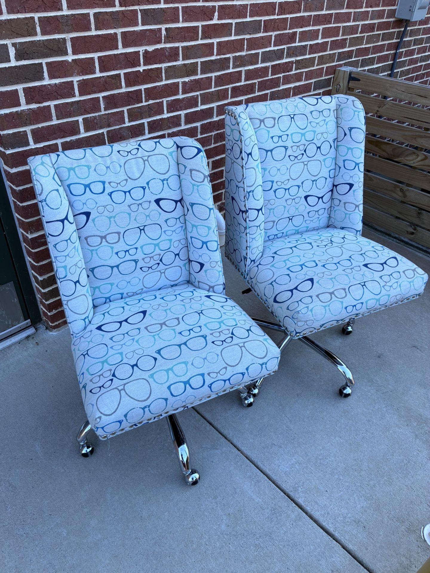 2 Office Chairs 50$ Each