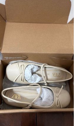 Brand new  Zara flats