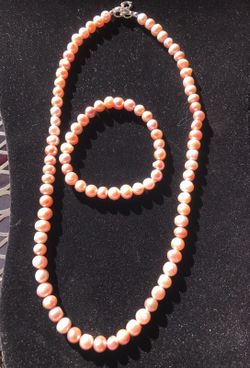 Freshwater pearl bracelet and necklace set