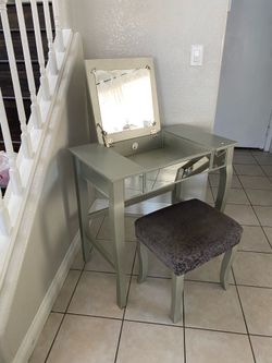 Vanity Desk with chair