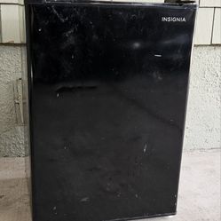2.5 cu ft Refrigerator 