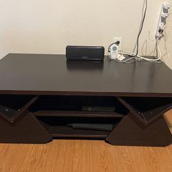 TV / Center Piece 