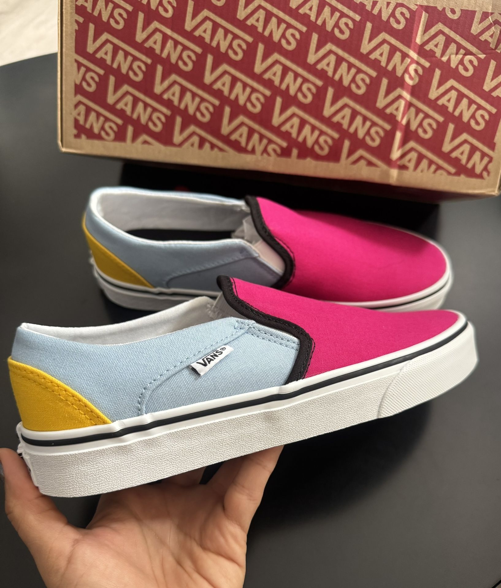 Brand New Vans Asher Slip-On (Color Block) – Size 8 Women’s