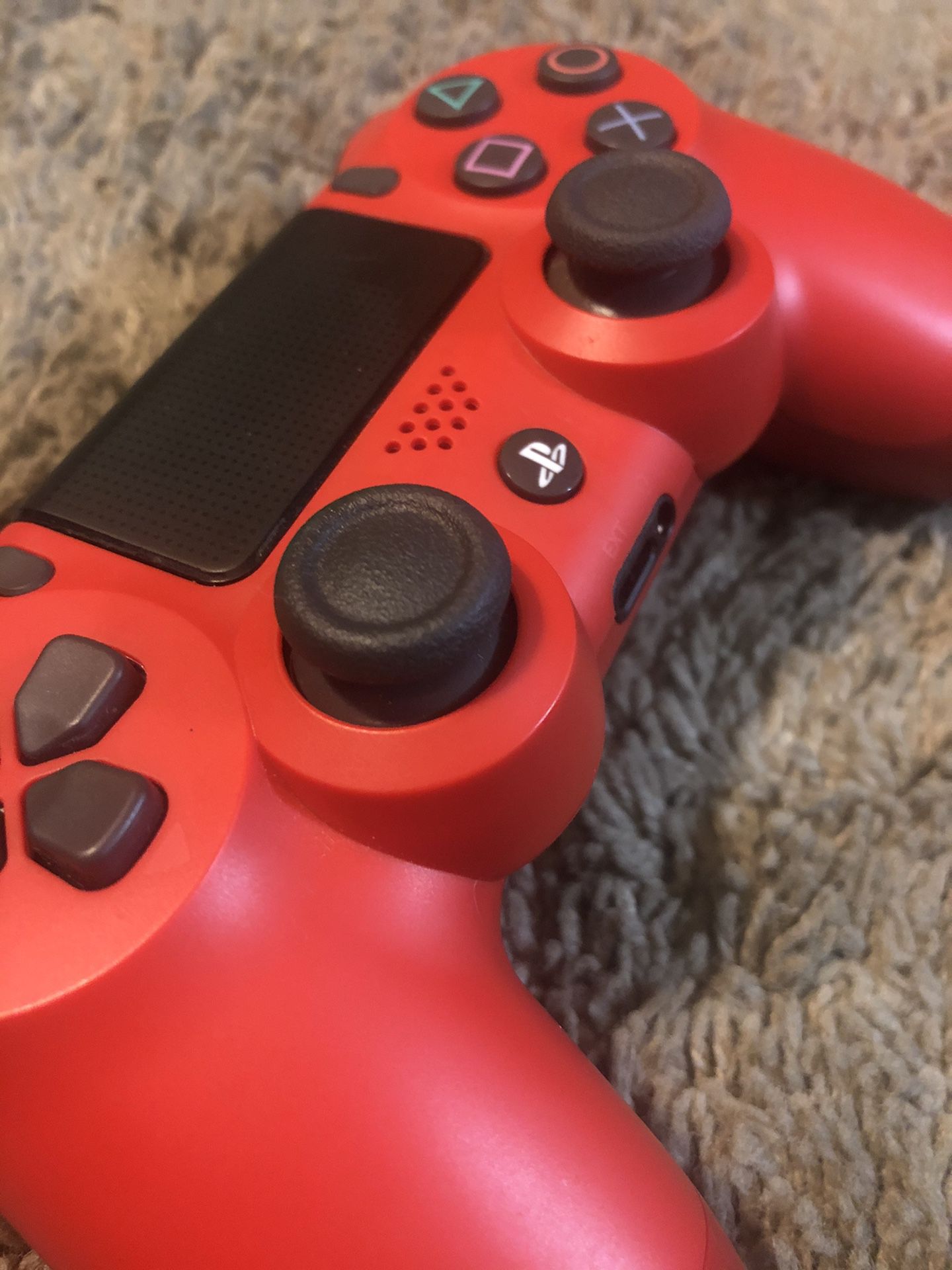 PS4 controller (red)