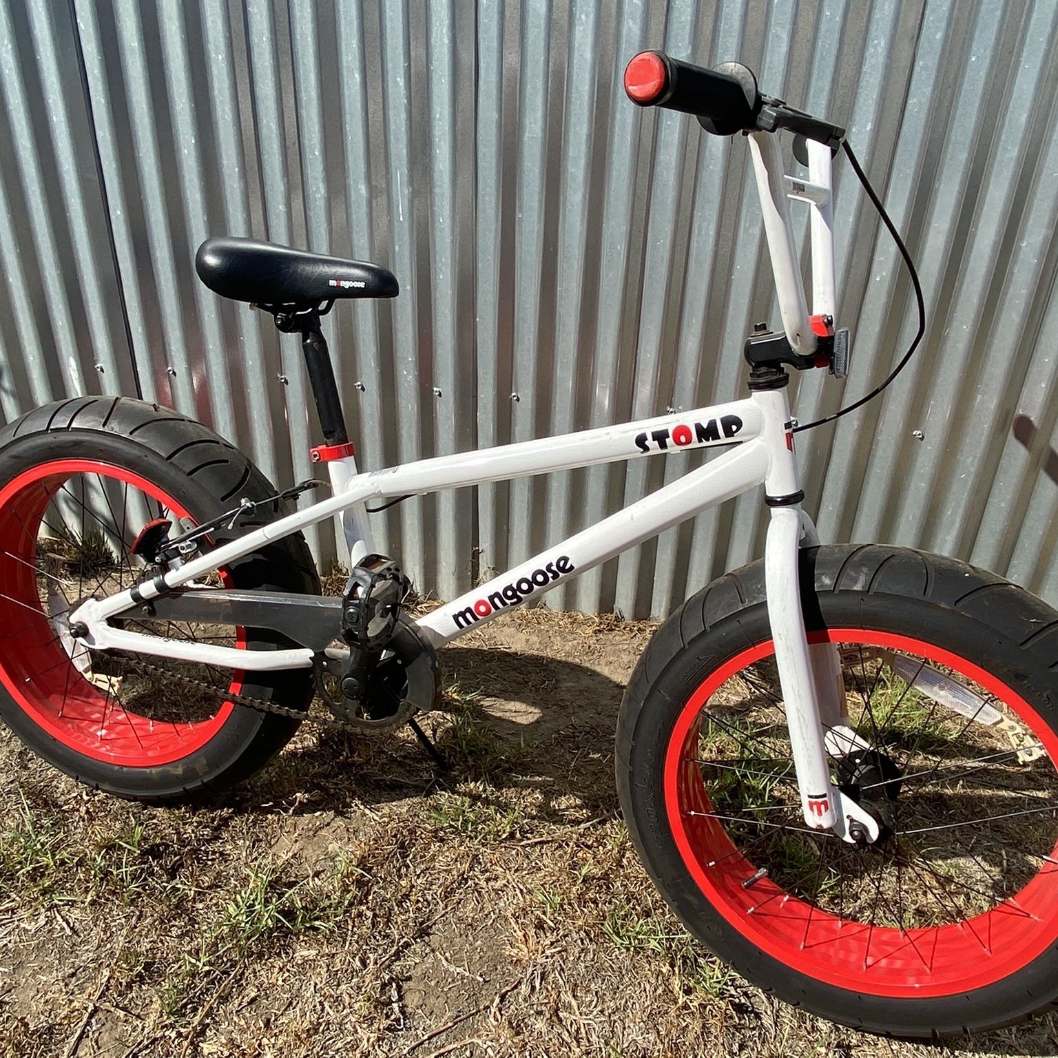 Mongoose Stomp 20 MX Kids Fat Tire Bike for Sale in Playa Del Rey CA OfferUp