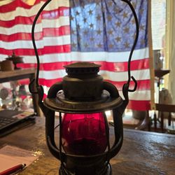 Antique Dietz Vesta Kerosene Lantern 