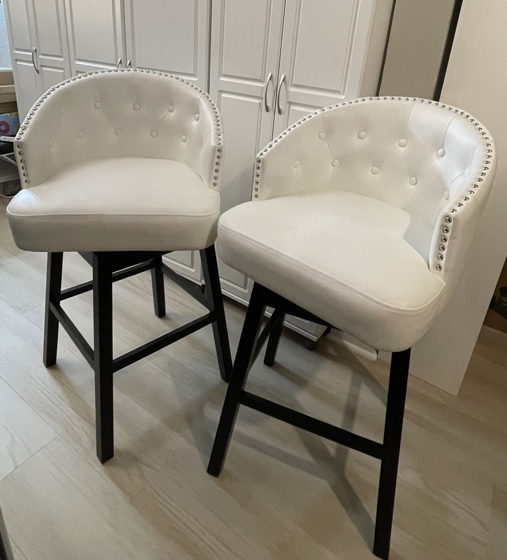 White Leather Bar Stools For Sale