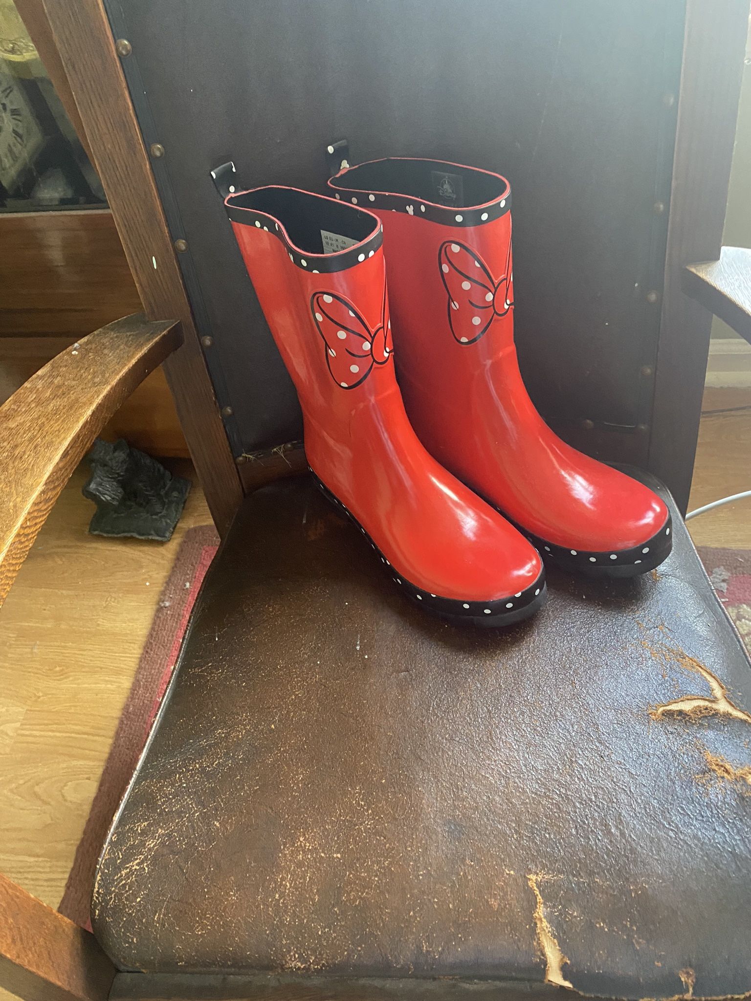 Really Cute Ladies Size 10 Disney Minnie Mouse Rain Boots