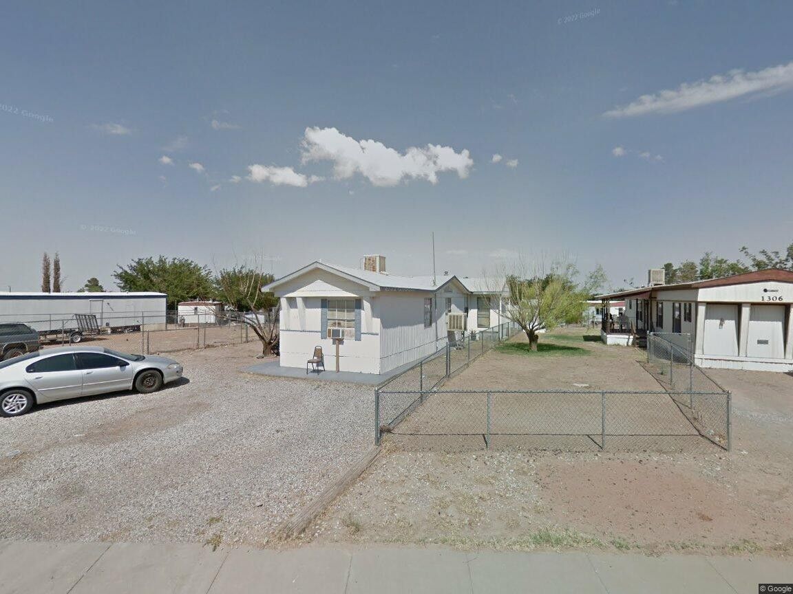 Mobile Home With Land in Alamogordo, NM
