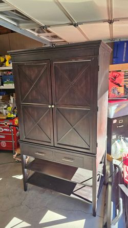 Storage cabinet